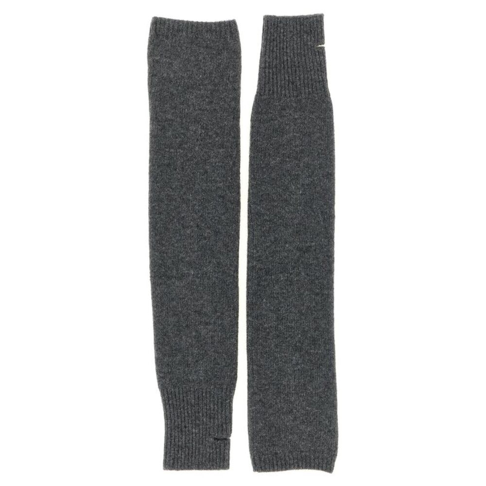 Nude Women Wool Sleeves